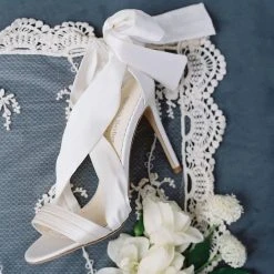 KATE Wedding Shoes With Bows 6 KATE Wedding Shoes With Bows